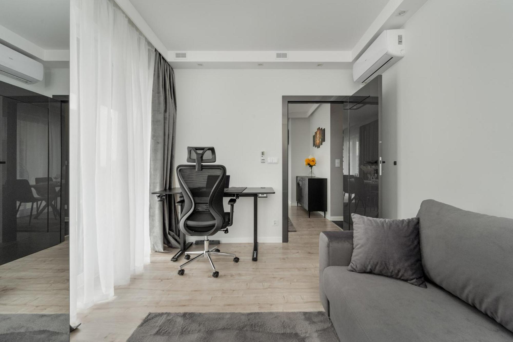Luksusowy Apartament Z 3 Sypialniami, Klimatyzacja, Parkingiem I Biurkiem We Wroclawiu By Renters Prestige Zewnętrze zdjęcie