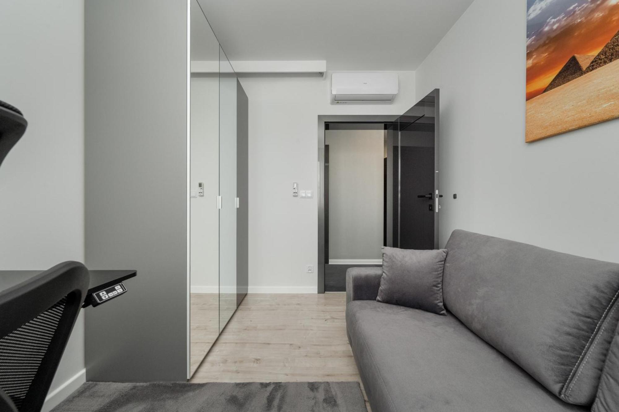 Luksusowy Apartament Z 3 Sypialniami, Klimatyzacja, Parkingiem I Biurkiem We Wroclawiu By Renters Prestige Zewnętrze zdjęcie