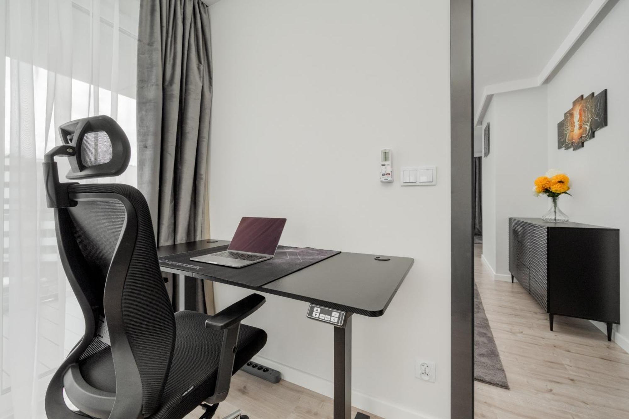 Luksusowy Apartament Z 3 Sypialniami, Klimatyzacja, Parkingiem I Biurkiem We Wroclawiu By Renters Prestige Zewnętrze zdjęcie