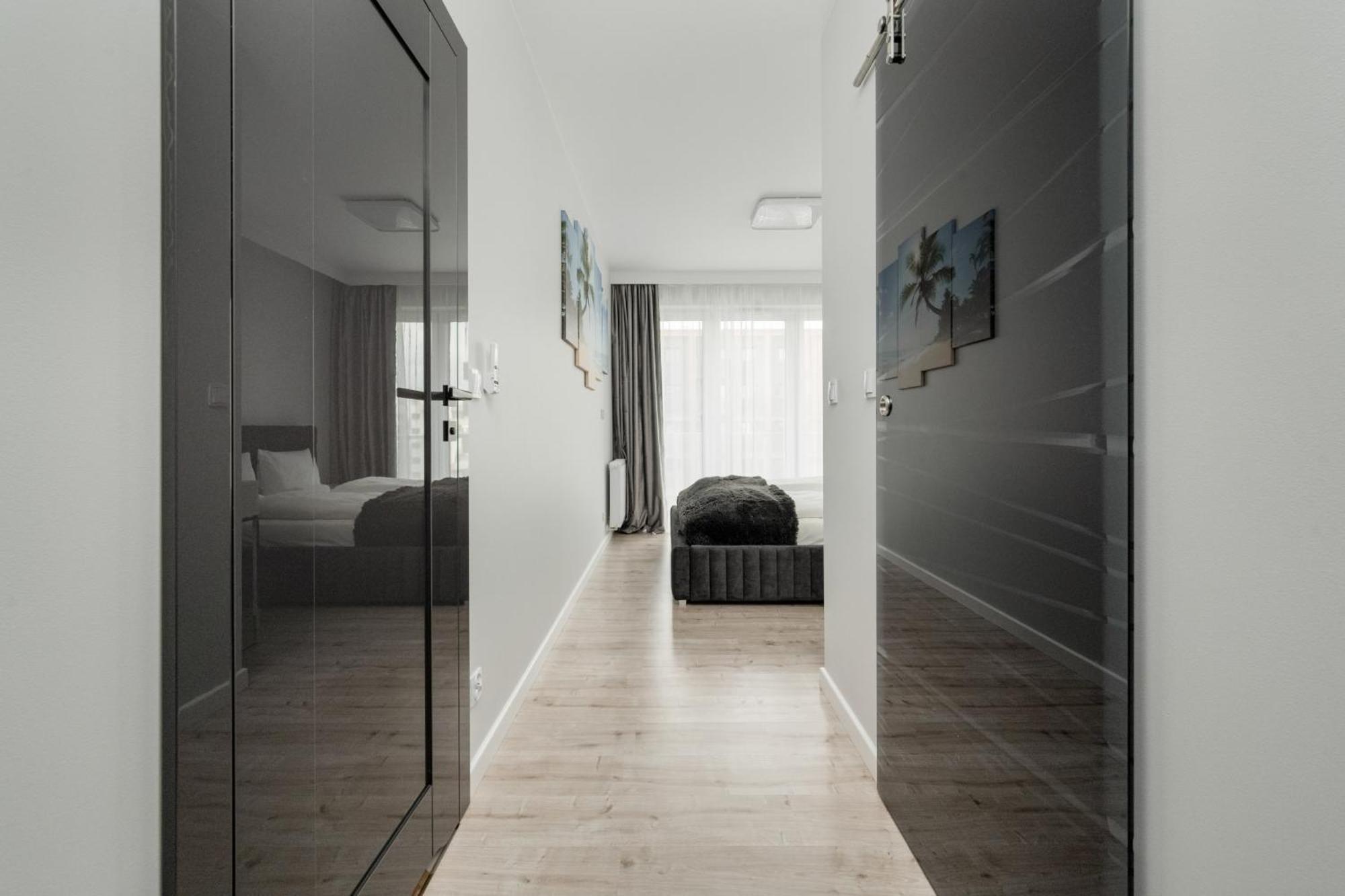Luksusowy Apartament Z 3 Sypialniami, Klimatyzacja, Parkingiem I Biurkiem We Wroclawiu By Renters Prestige Zewnętrze zdjęcie